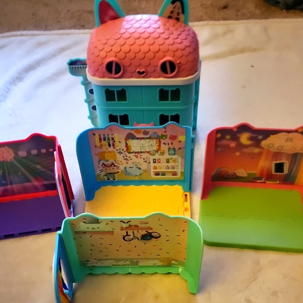 POLLY POCKET 4 Piece Set, Preloved, Lots Of Fun Left!